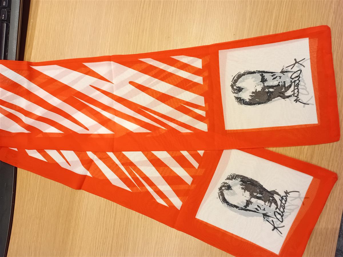 Fular Ipek Kırmızı Beyaz Atatürk Silüetli